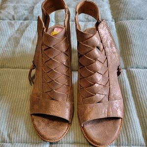 Sofft open toe block heel sandal